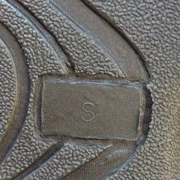 Men s slippers size S ( 8-9) - Picture 3 of 6